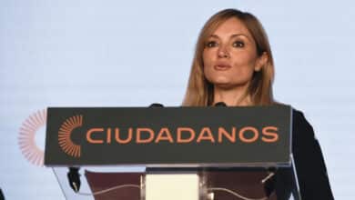 Ciudadanos añade el verde a sus siglas y hace un guiño a la UCD de Suárez