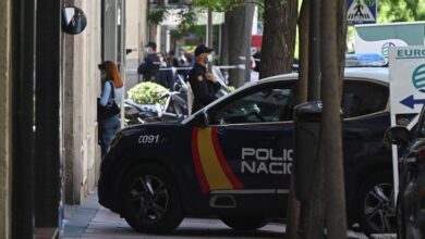 Drama en Avilés: una mujer se lanza de un quinto piso con su hija en brazos