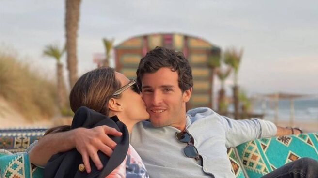 Tamara Falcó tras su reconciliación con Íñigo Onieva: "Me veo pasando por el altar en 2023" Tamara Falcó e íñigo Onieva en un viaje