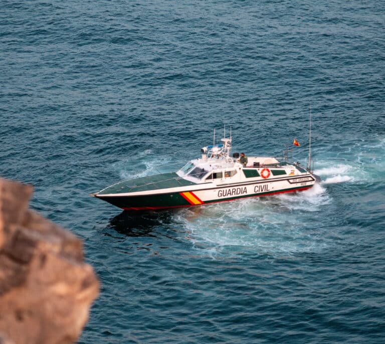 Vigilancia Aduanera interviene un pesquero con más de 5.000 kilos de hachís