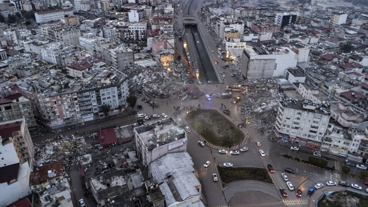 Destrucción por los terremotos en Iskenderun (Turquía).