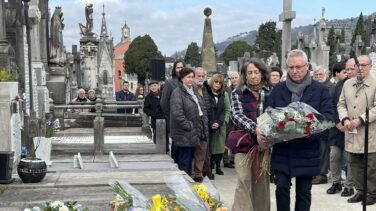 Múgica acusa a Sánchez "y sus aduladores" de "tejer alianza con los herederos de los criminales"
