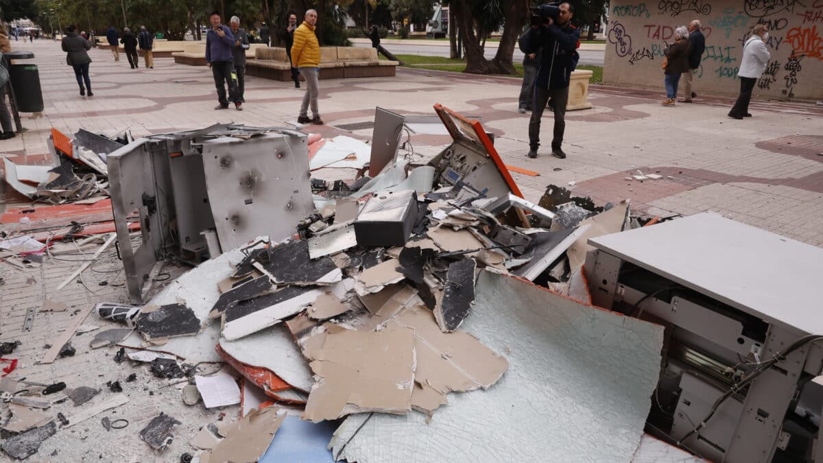 Utilizan explosivos para robar el cajero automático de un banco del centro de Málaga