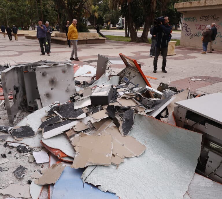Utilizan explosivos para robar el cajero automático de un banco del centro de Málaga