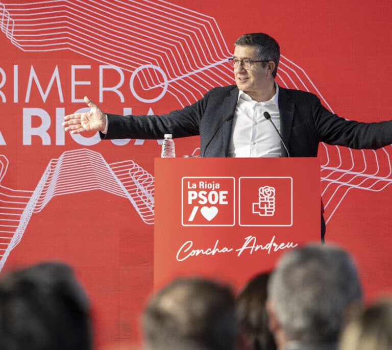 Patxi López, al PP: "¡Basta ya de insultos! No nos llegan ni a la suela de los zapatos"