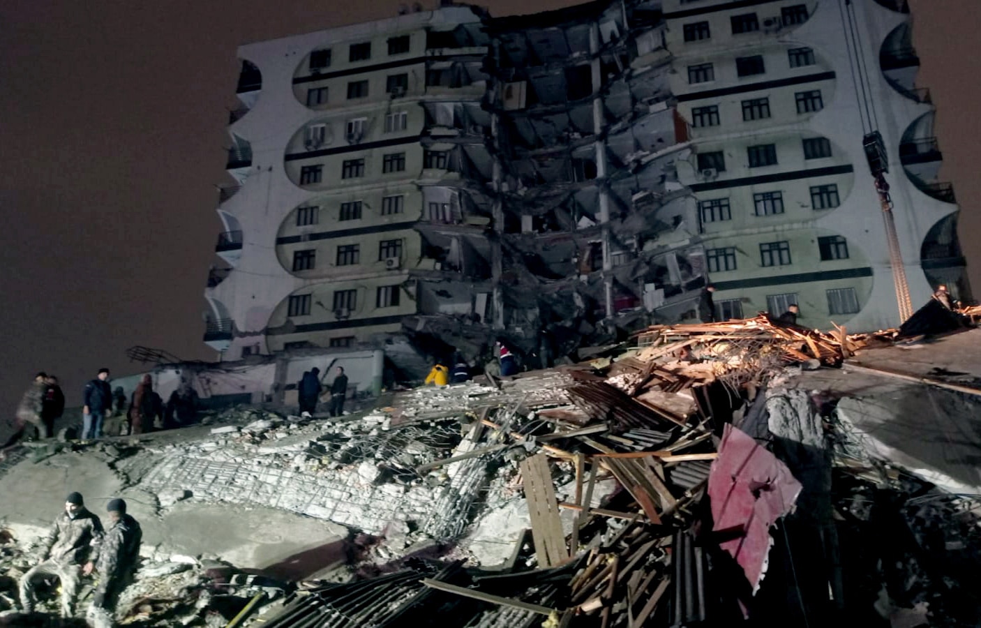 Imagen de Diyarbak donde el seismo ha causado el derrumbe de edificios provocando cientos de víctimas mortales.