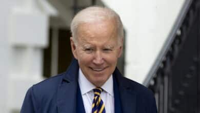 El FBI registra una casa vacacional de Joe Biden en busca de más documentos oficiales