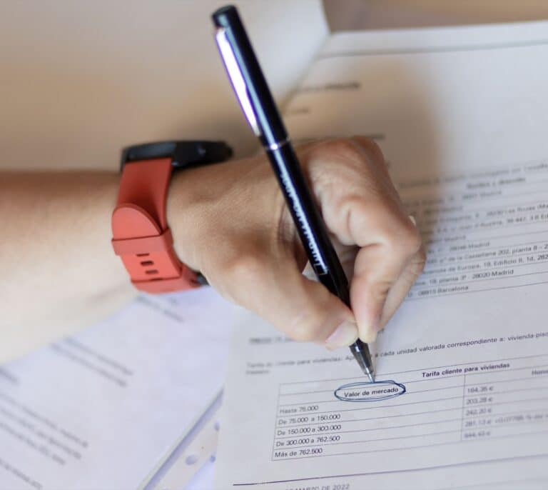 ¿Qué impuestos se pagan al comprar una vivienda?