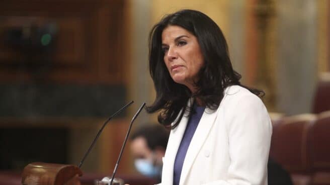 Vox matiza que es "alarmante" que "muchos casos de homosexualidad deriven en transexualidad" La diputada de Vox por Madrid, María de la Cabeza Ruiz Solás, interviene en una sesión plenaria en el Congreso de los Diputados