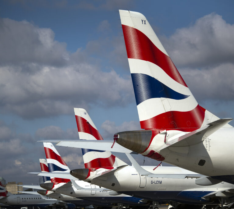 IAG gana 431 millones en 2022 y deja atrás las pérdidas de la pandemia
