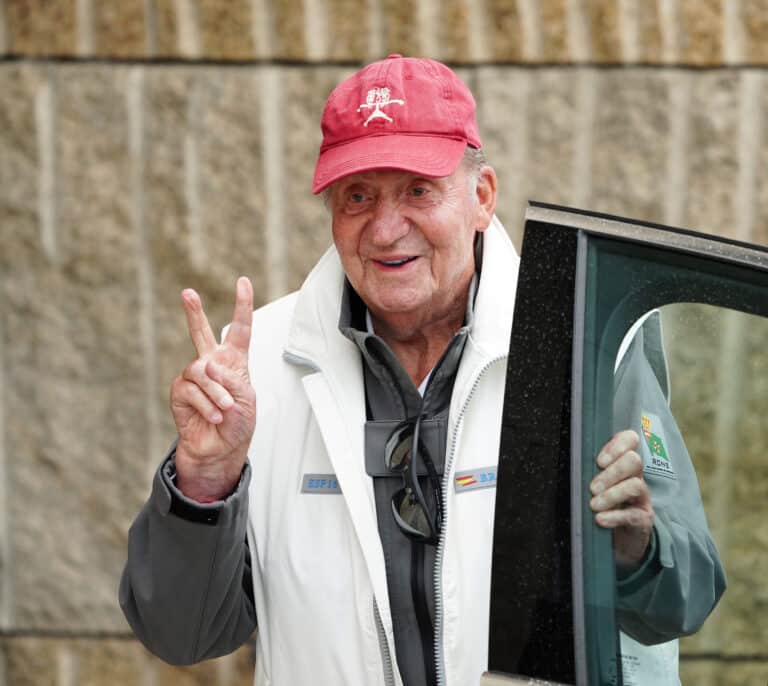 El rey emérito podría volver a España a mediados de abril