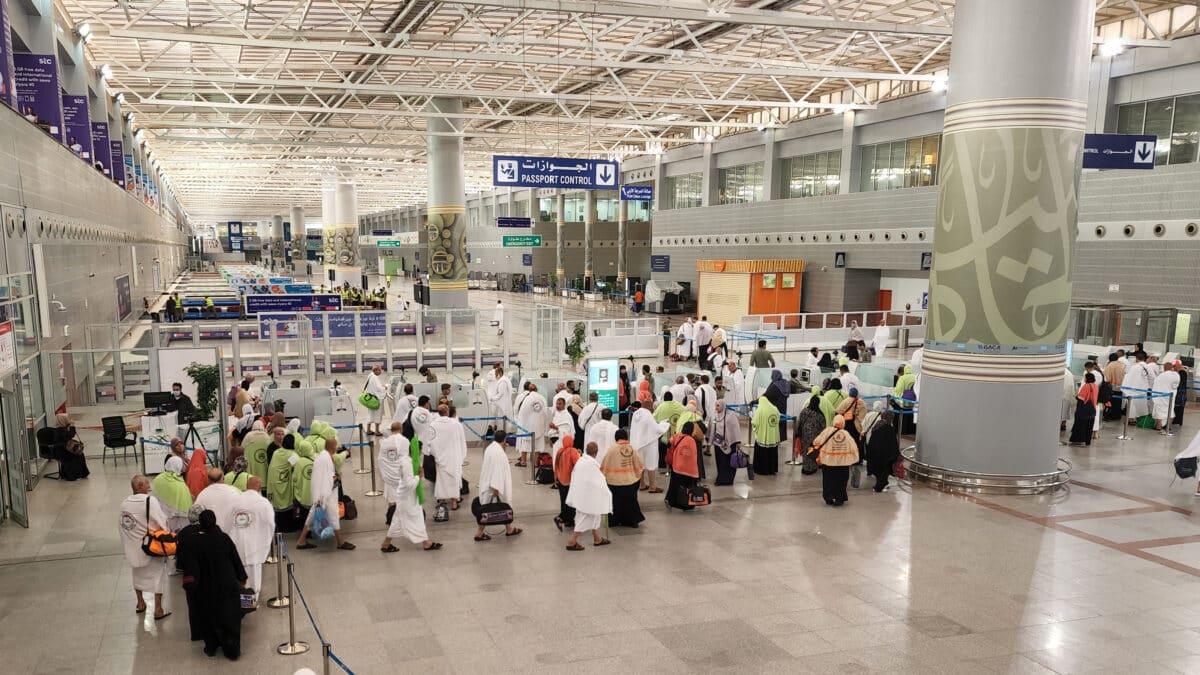 Los peregrinos musulmanes palestinos llegan al Aeropuerto Internacional Rey Abdulaziz