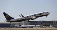 Trabajo sanciona a Ryanair por no aplicar el SMI a los tripulantes de cabina