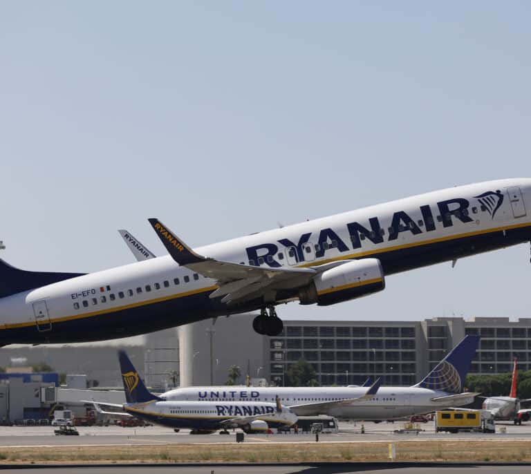Ryanair recurre la subida de tasas de Aena 