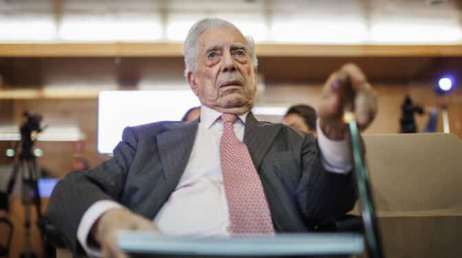 Mario Vargas Llosa: "Nunca jamás en la vida se me hubiera ocurrido ridiculizar a Isabel"