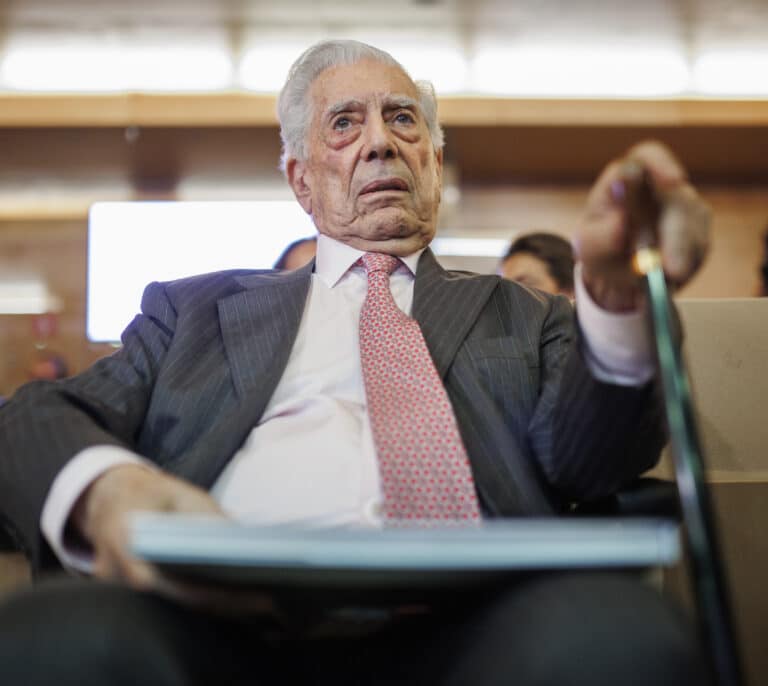 Vargas Llosa publica 'Le dedico mi silencio': "Es mi última novela aunque escribiré hasta el último día de mi vida"
