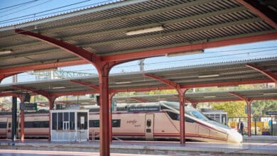 El Gobierno admite que los nuevos trenes para Asturias y Cantabria no caben en los túneles y tendrá que retrasarlos