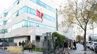 Los robots abogados llegan a los bufetes: ¿puede la IA defender a un acusado?