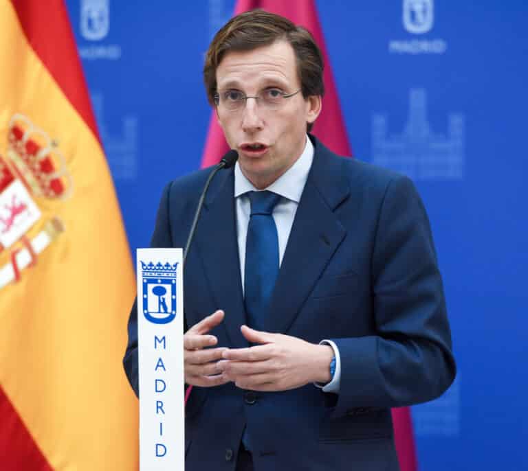 Almeida reconoce que con un salario de 1.080 euros "es complicado llegar a todo" en Madrid