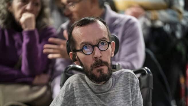 El polémico tuit de Echenique con acusaciones a Froilán tras el desalojo del after El portavoz de Unidas Podemos en el Congreso, Pablo Echenique, llega al acto '¿Consentiste o no?