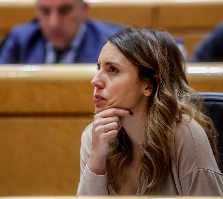 PSOE y Podemos recrudecen su guerra por el 'sí es sí' a un mes del 8-M