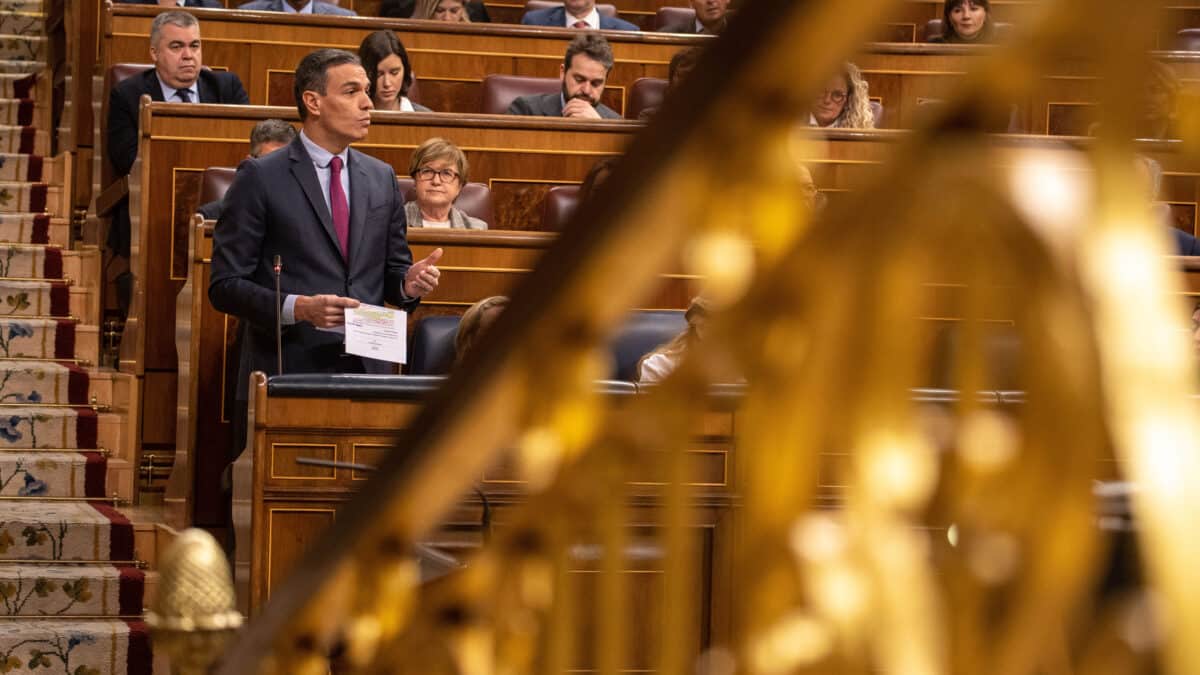 El presidente del Gobierno, Pedro Sánchez, interviene durante una sesión de control al Gobierno, en el Congreso de los Diputados, a 8 de febrero de 2023, en Madrid (España). Durante las sesión de control al Gobierno, Sánchez responde a preguntas sobre su responsabilidad en las leyes que aprueba el Ejecutivo, como la del 'sólo sí es sí, su modelo policial a la vista de polémicas como las del agente infiltrado entre anticapitalistas de Barcelona, y su control de la inmigración ilegal a la vista de la expulsión pendiente del autor del reciente ataque yihadista en varias iglesias de Algeciras (Cádiz). 08 FEBRERO 2023;SESION CONTROL;CONGRESO;CONGRESO DE LOS DIPUTADOS;SANCHEZ Gabriel Luengas / Europa Press 08/2/2023