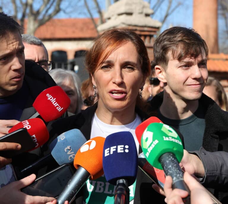 Mónica García responde a Ayuso: "Si no le gusta Madrid, que se presente en Florida"
