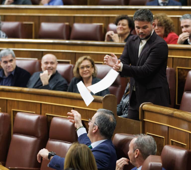 El Congreso rechaza una moción de Vox que declararía inelegible a Puigdemont