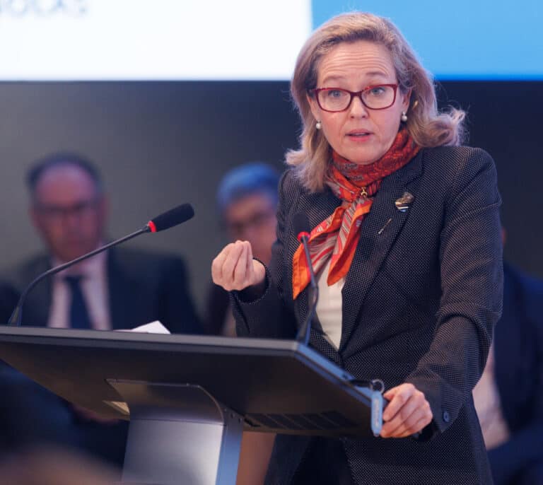 Calviño defiende un "riguroso sistema de control y transparencia" del Gobierno en la gestión de fondos europeos