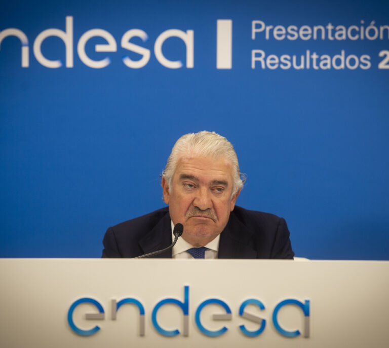 Endesa recorta su beneficio a septiembre en un 36% por menores plusvalías y el 'impuestazo'