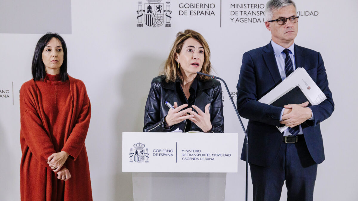 La ministra de Transportes, Movilidad y Agenda Urbana, Raquel Sánchez, ofrece una rueda de prensa tras su reunión con el Consejero de Transportes e Infraestructuras de la Comunidad de Madrid