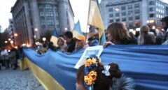 España se tiñe de azul y amarillo en solidaridad con Ucrania