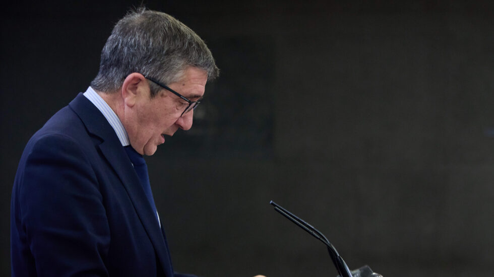 El portavoz del PSOE en el Congreso, Patxi López, durante una rueda de prensa posterior a la reunión de la Junta de Portavoces, en el Congreso de los Diputados, a 28 de febrero de 2023, en Madrid (España). 28 FEBRERO 2023;CONGRESO;RUEDAS;JUNTA;PORTAVOCES Jesús Hellín / Europa Press 28/2/2023