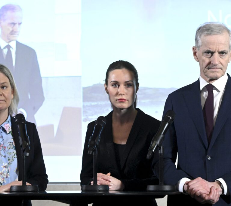 Finlandia inicia la construcción de un muro en la frontera con Rusia