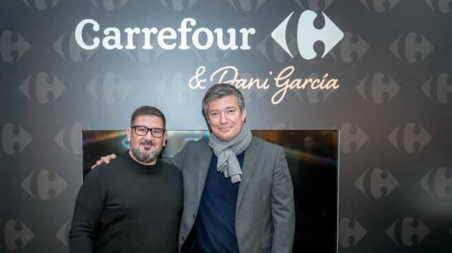 El Director Ejecutivo De Carrefour España, Alexandre De Palmasy El Chef Español Dani García.