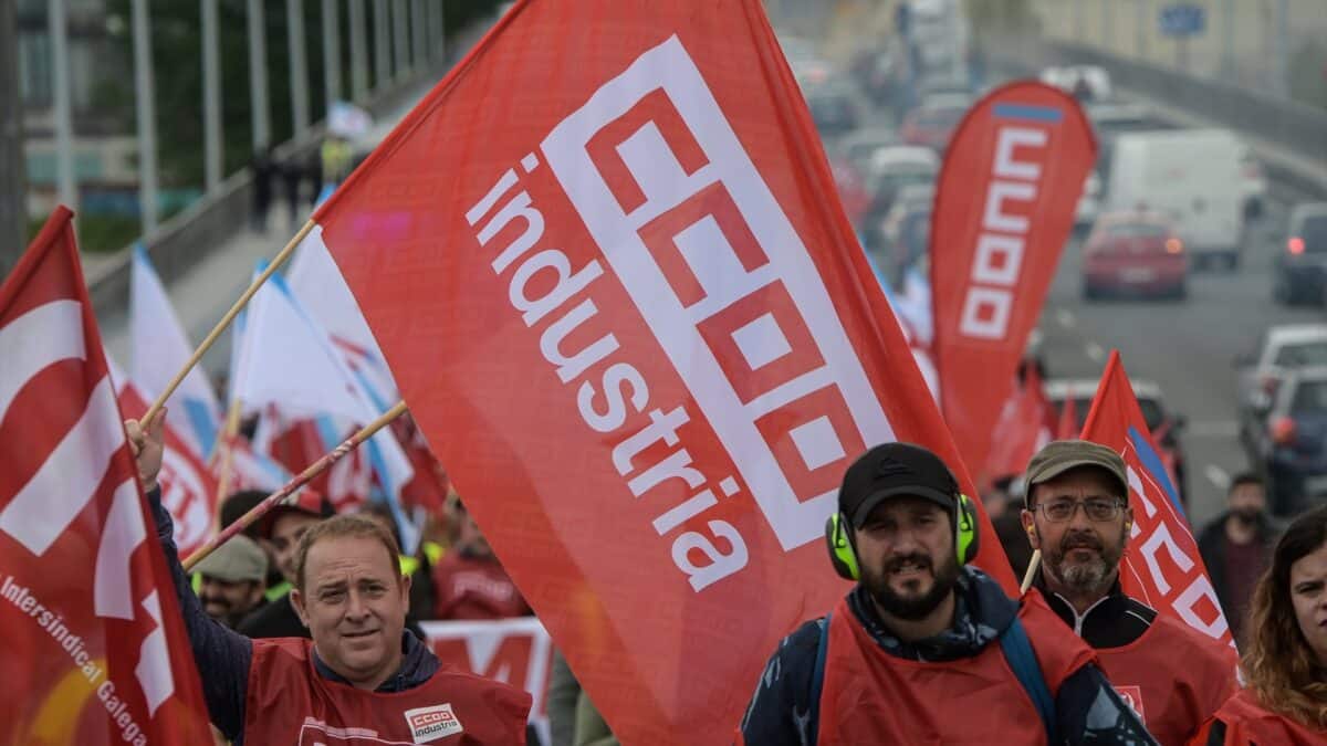 Imagen de archivo de sindicalistas de CCOO en una manifestación en A Coruña.