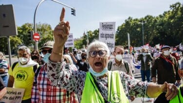 La pensión de los hombres supera en más de 500 euros al mes la de las mujeres