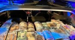 Descubren 200.000 euros sin declarar que llevaban dos chinos en un coche por Gran Vía