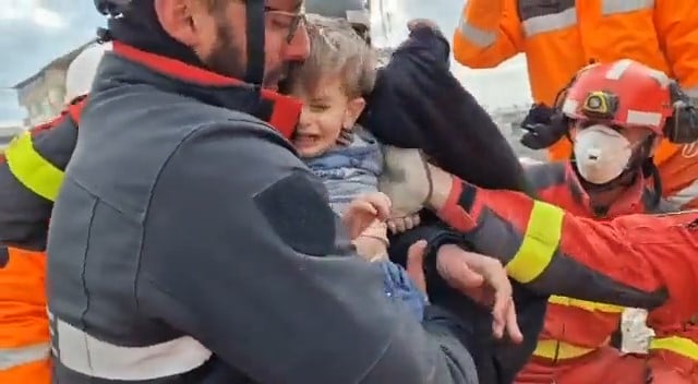 El espectacular rescate de los militares de la UME a dos niños en Turquía