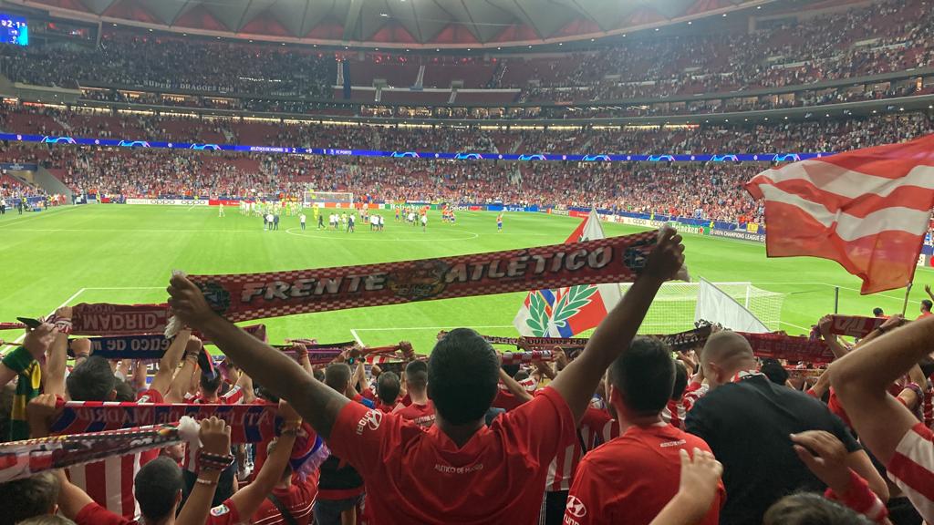 Afiocionados del Atlético de Madrid pertenecientes al grupo ultra Frente Atlético.