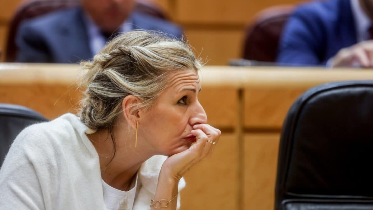 La vicepresidenta segunda y ministra de Trabajo y Economía Social, Yolanda Díaz, durante una sesión plenaria de control en el Senado.