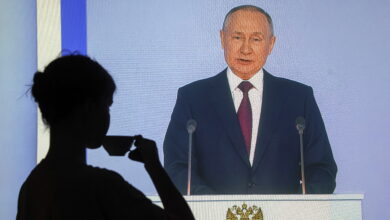 Putin culpa a Occidente de la guerra y considera a Rusia "invencible" en el campo de batalla