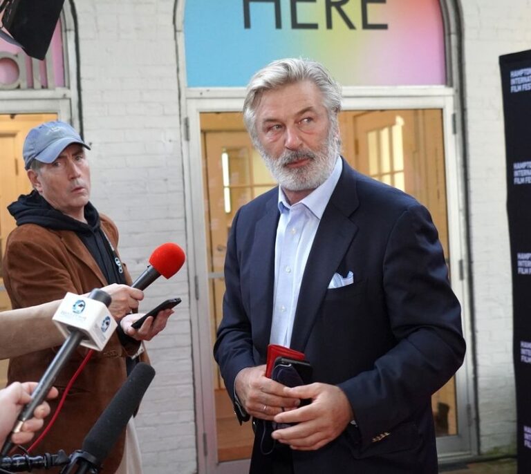 Alec Baldwin se declara no culpable de los cargos de homicidio involuntario