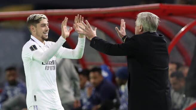 Valverde festeja su primer gol en Rabat con Ancelotti.