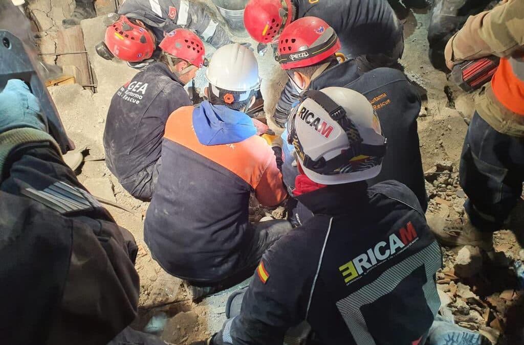 Bomberos de la Comunidad de Madrid trabajan en Turquía.