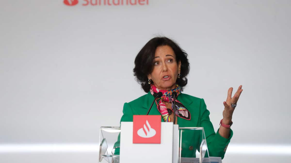 La presidenta del Banco Santander, Ana Botín, anuncia los resultados del año 2022, este jueves en Madrid.