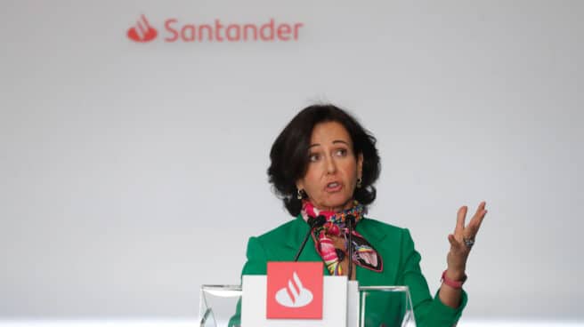 La presidenta del Banco Santander, Ana Botín, anuncia los resultados del año 2022, este jueves en Madrid.