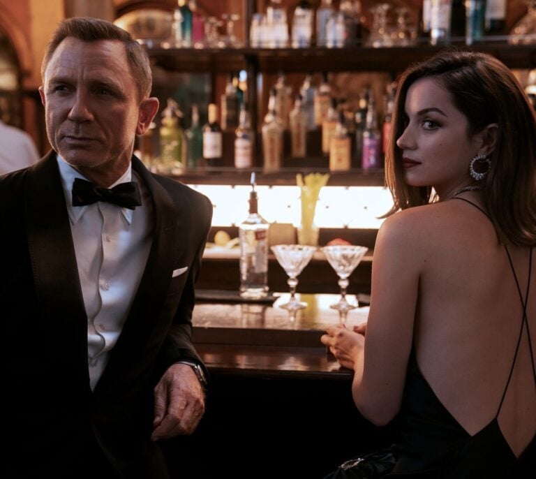 Reescriben las novelas de James Bond para eliminar términos racistas