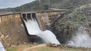 El embalse que desperdicia agua para Doñana popularizado por Juanma Moreno en redes