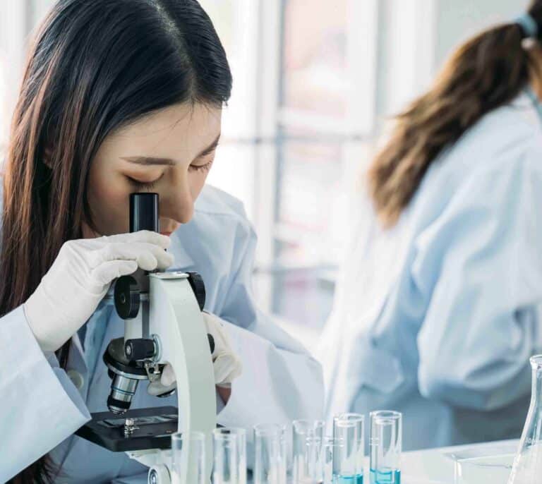 La importancia de cerrar la brecha de género en las carreras STEM